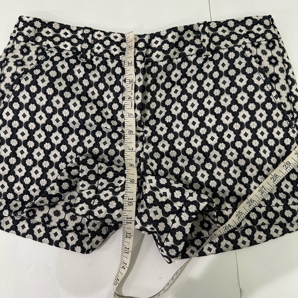 Ann Taylor LOFT Women’s Size 4  Black Silver Shorts Geometric Floral Print - Picture 7 of 8